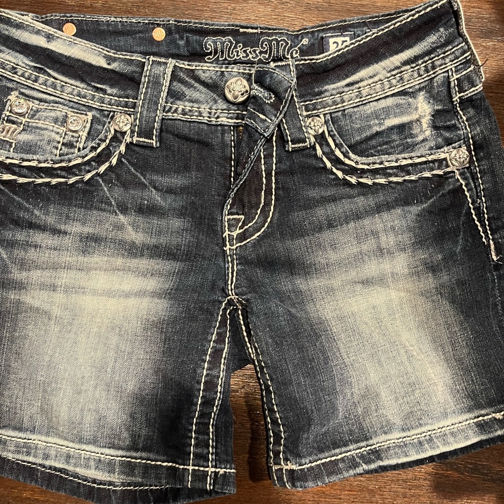 Miss me jean shorts size 25